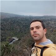 Funcionario de carrera con dotes para enseñar a captar los estudios, con estrategias al aprendizaje y atención personalizada.